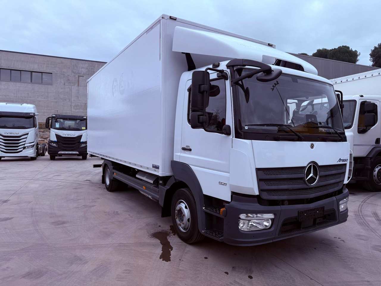 MERCEDES BENZ 9.21 Atego E6 (VAN) - Грузовик с закрытым кузовом: фото 2 MERCEDES BENZ 9.21 Atego E6 (VAN) - Грузовик с закрытым кузовом: фото 2