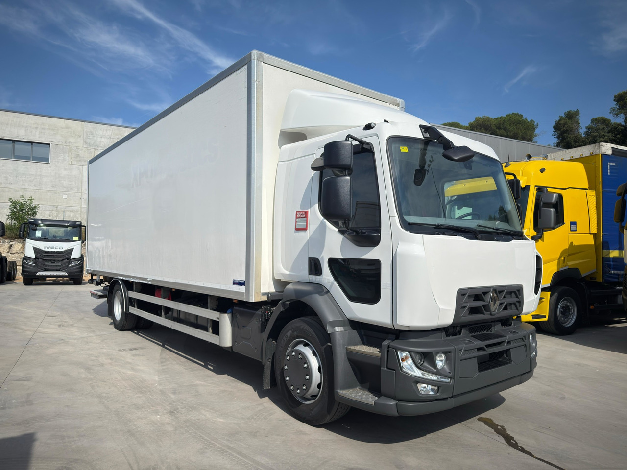 RENAULT D19 E6 (VAN) - Грузовик с закрытым кузовом: фото 2 RENAULT D19 E6 (VAN) - Грузовик с закрытым кузовом: фото 2