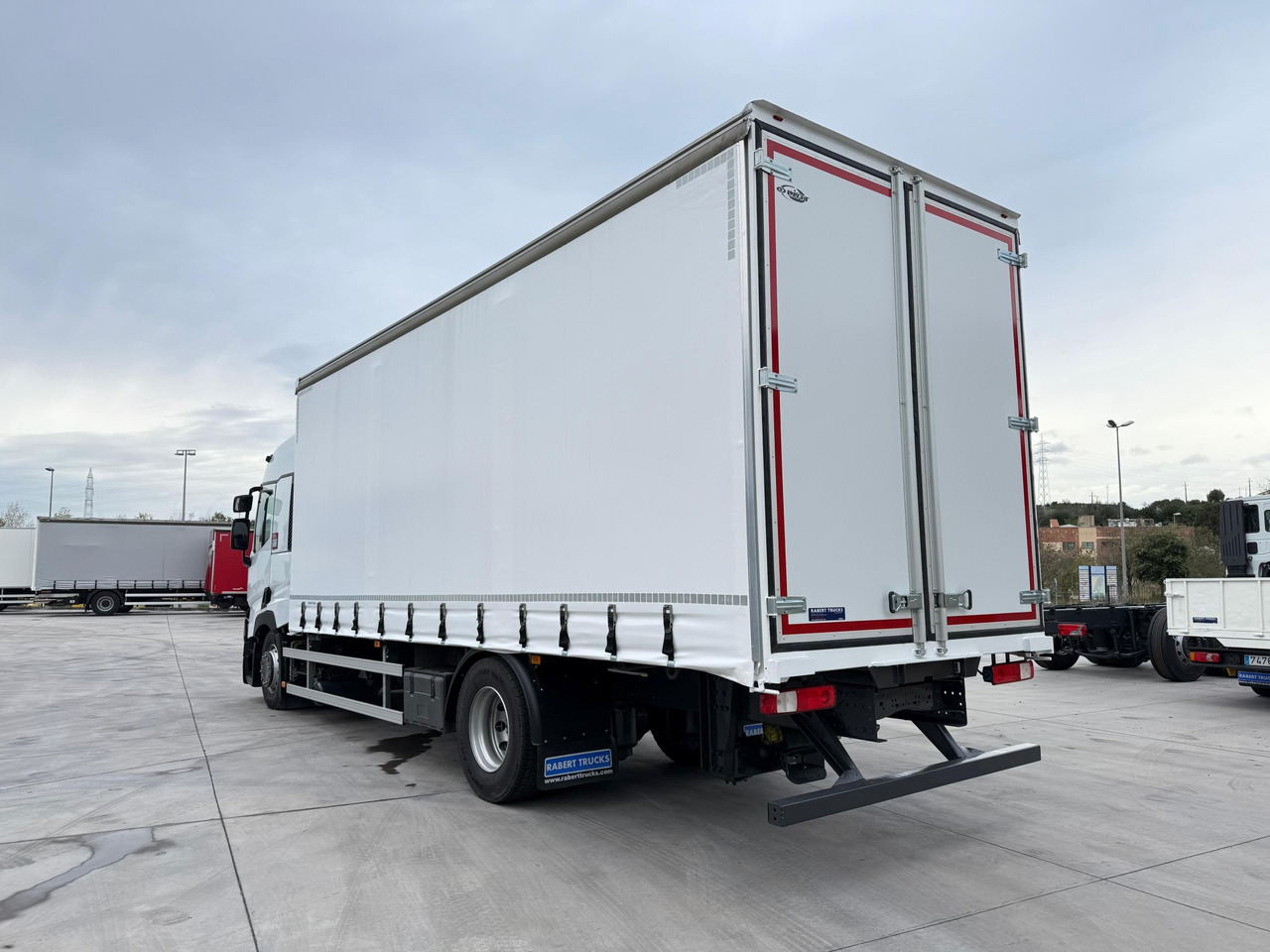 RENAULT T430 E6 (Tauliner) - Тентованный грузовик: фото 3 RENAULT T430 E6 (Tauliner) - Тентованный грузовик: фото 3