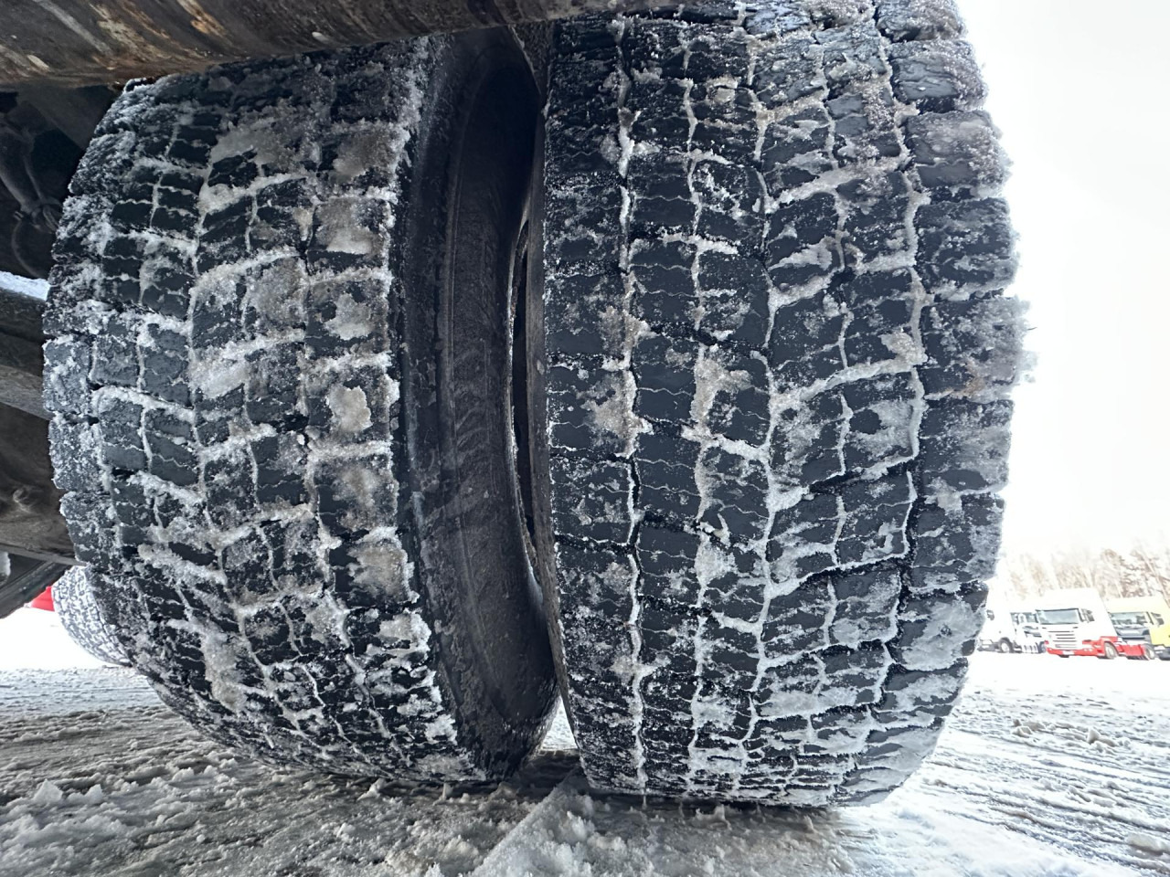 SCANIA R 560 LB6x4HNB - Грузовик-шасси: фото 2 SCANIA R 560 LB6x4HNB - Грузовик-шасси: фото 2