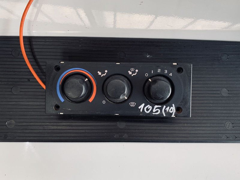 DAF XF 105 - Приборная панель: фото 1 DAF XF 105 - Приборная панель: фото 1