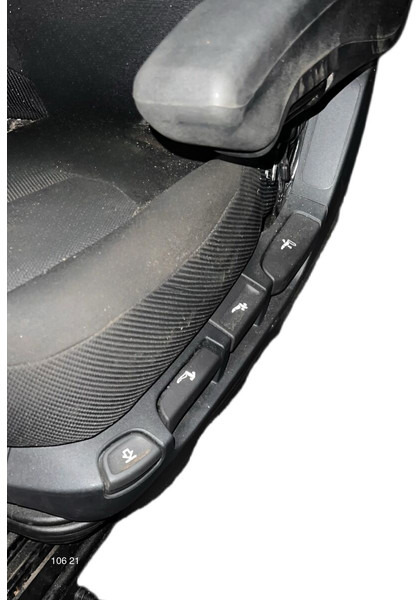 DAF XG 480 FT - Сиденье: фото 2 DAF XG 480 FT - Сиденье: фото 2