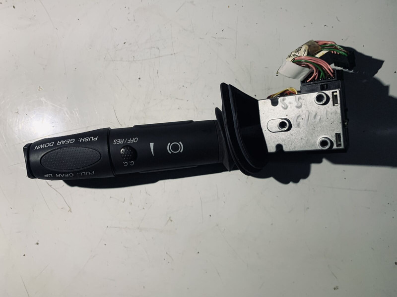 Iveco STRALIS 6 - Подрулевой переключатель: фото 2 Iveco STRALIS 6 - Подрулевой переключатель: фото 2