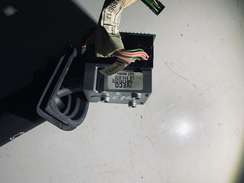 Iveco STRALIS 6 - Подрулевой переключатель: фото 3 Iveco STRALIS 6 - Подрулевой переключатель: фото 3