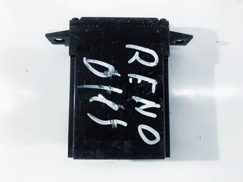 Renault - Блок управления: фото 2 Renault - Блок управления: фото 2