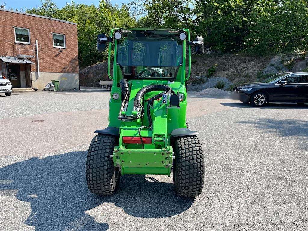 Avant 650i 4X4 med antislip - Мини-погрузчик с бортовым поворотом: фото 2 Avant 650i 4X4 med antislip - Мини-погрузчик с бортовым поворотом: фото 2