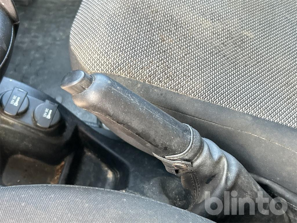 Малотоннажный бортовой грузовик Fiat Doblo Work Up (2022): фото 36 Малотоннажный бортовой грузовик Fiat Doblo Work Up (2022): фото 36