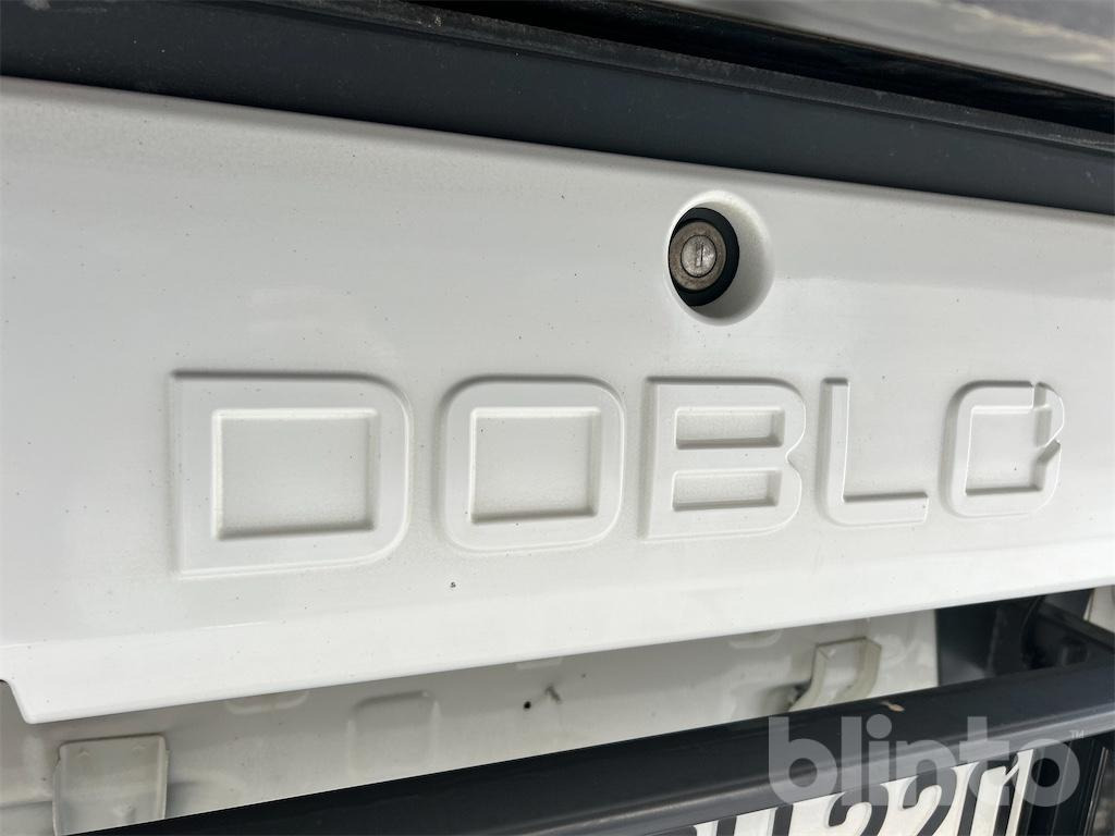 Малотоннажный бортовой грузовик Fiat Doblo Work Up (2022): фото 8 Малотоннажный бортовой грузовик Fiat Doblo Work Up (2022): фото 8