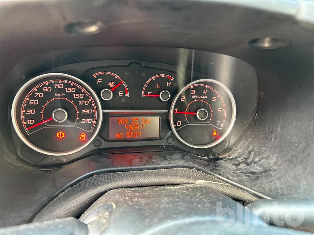 Малотоннажный бортовой грузовик Fiat Doblo Work Up (2022): фото 11 Малотоннажный бортовой грузовик Fiat Doblo Work Up (2022): фото 11