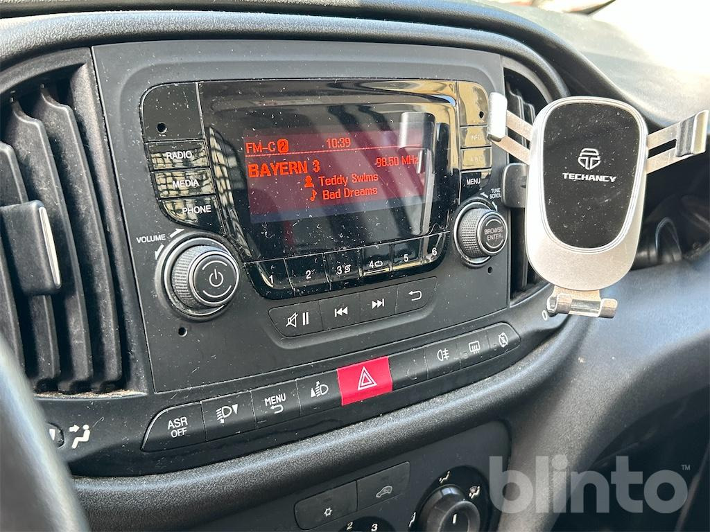 Малотоннажный бортовой грузовик Fiat Doblo Work Up (2022): фото 34 Малотоннажный бортовой грузовик Fiat Doblo Work Up (2022): фото 34