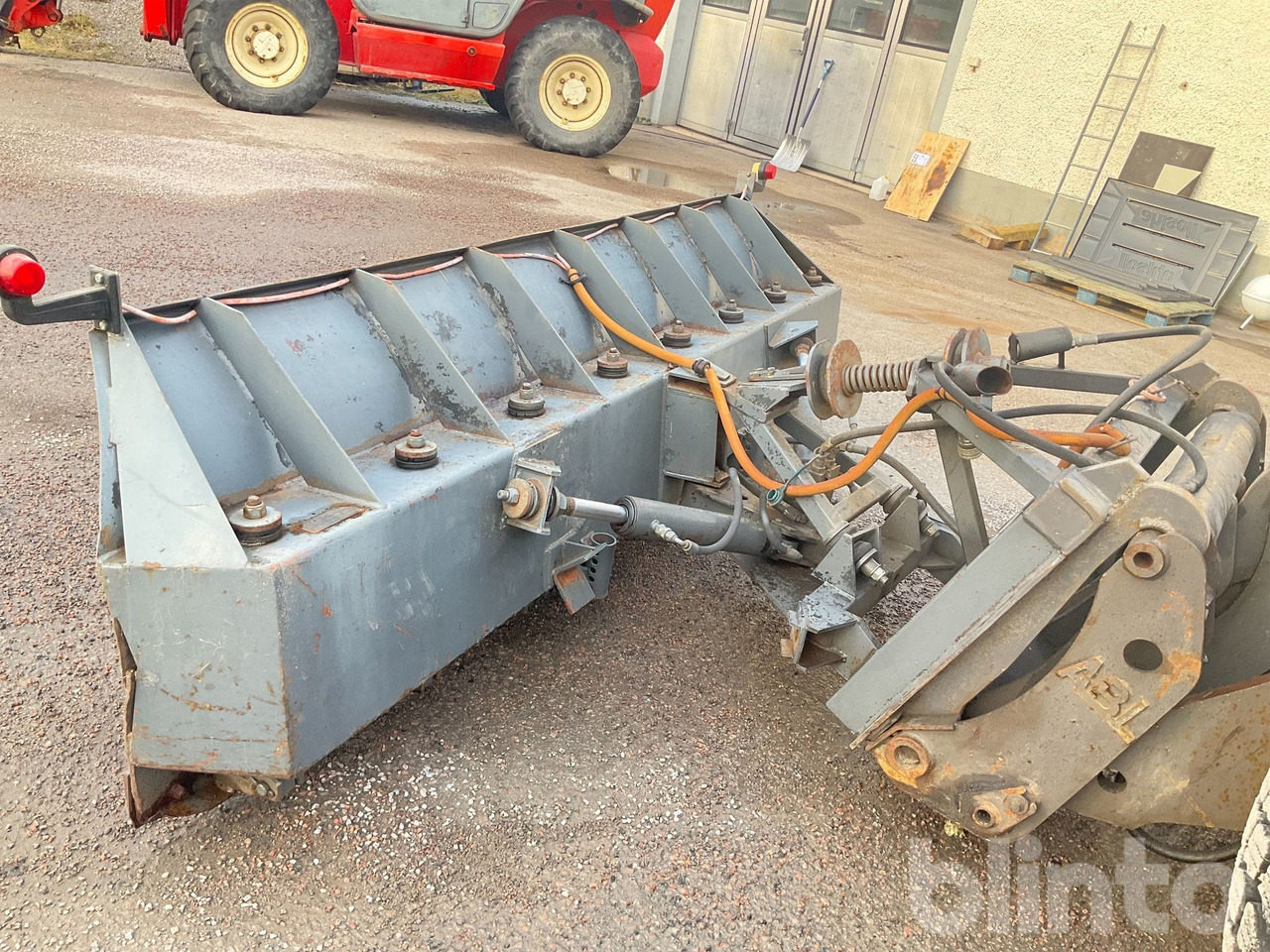 Holms 320 - Отвал для снега: фото 4 Holms 320 - Отвал для снега: фото 4