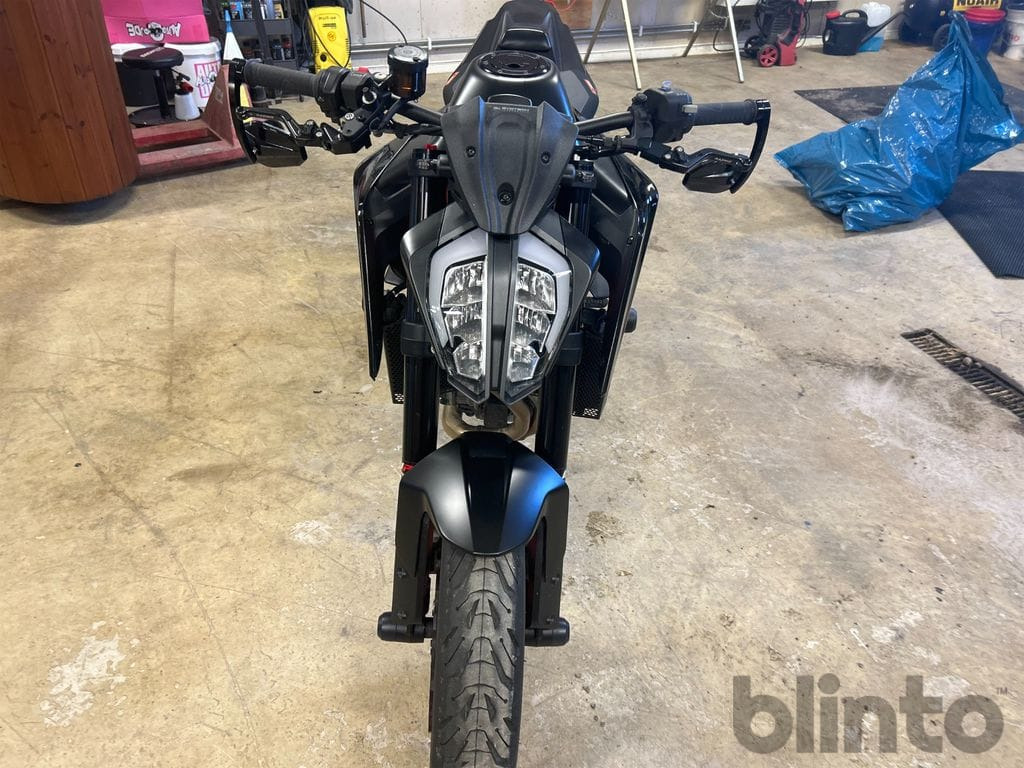 KTM 890 Duke R - Мотоцикл: фото 2 KTM 890 Duke R - Мотоцикл: фото 2