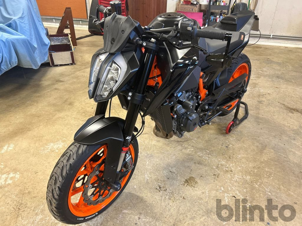 KTM 890 Duke R - Мотоцикл: фото 1 KTM 890 Duke R - Мотоцикл: фото 1