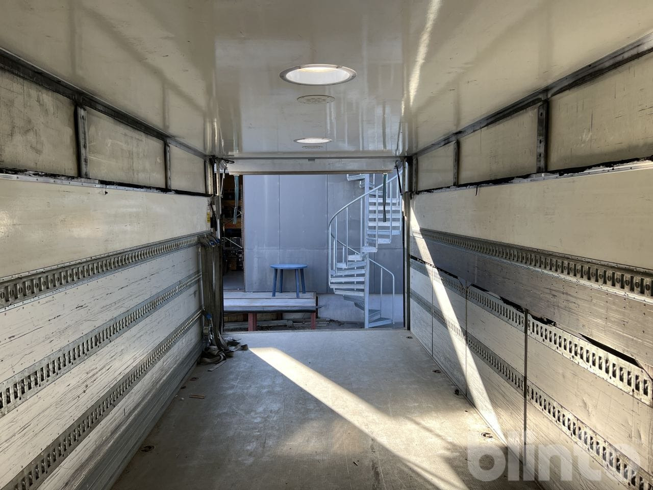 MAN TGM 26.340 6X2 - Грузовик с закрытым кузовом: фото 4 MAN TGM 26.340 6X2 - Грузовик с закрытым кузовом: фото 4