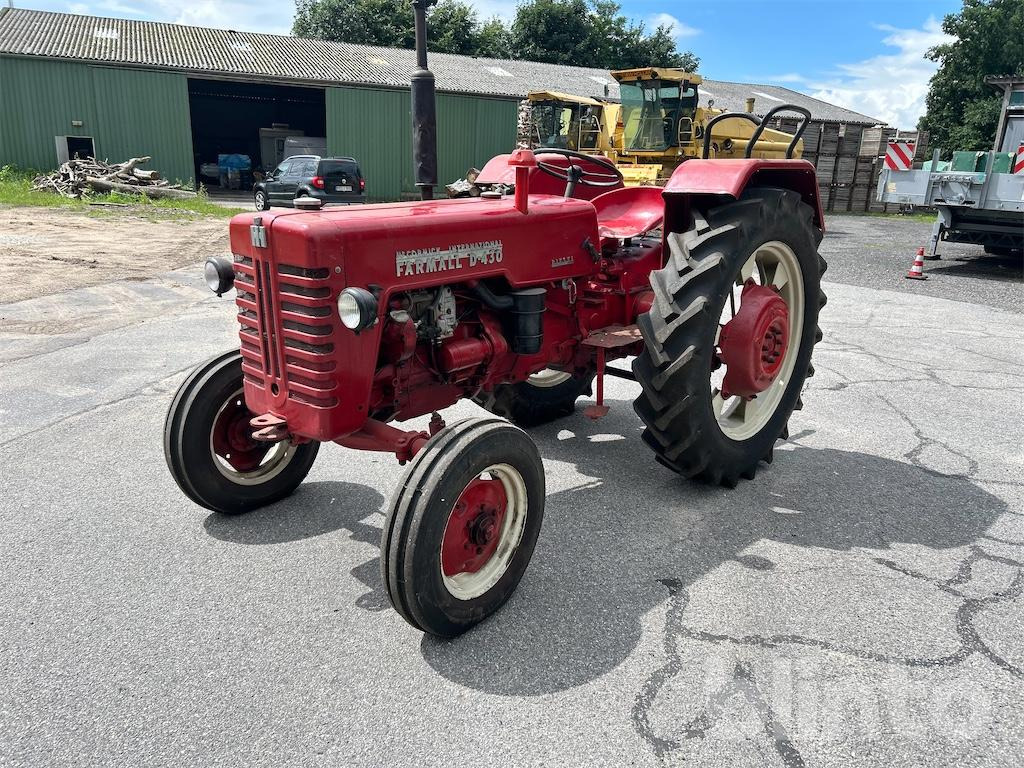 MC Cormick Farmall D-430 - Трактор: фото 1 MC Cormick Farmall D-430 - Трактор: фото 1