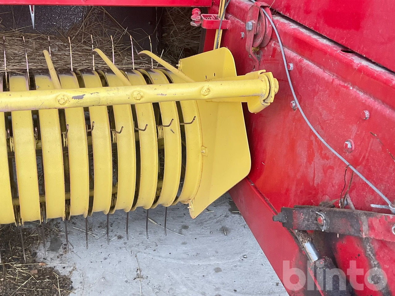 Пресс-подборщик тюковый New Holland 377: фото 10 Пресс-подборщик тюковый New Holland 377: фото 10