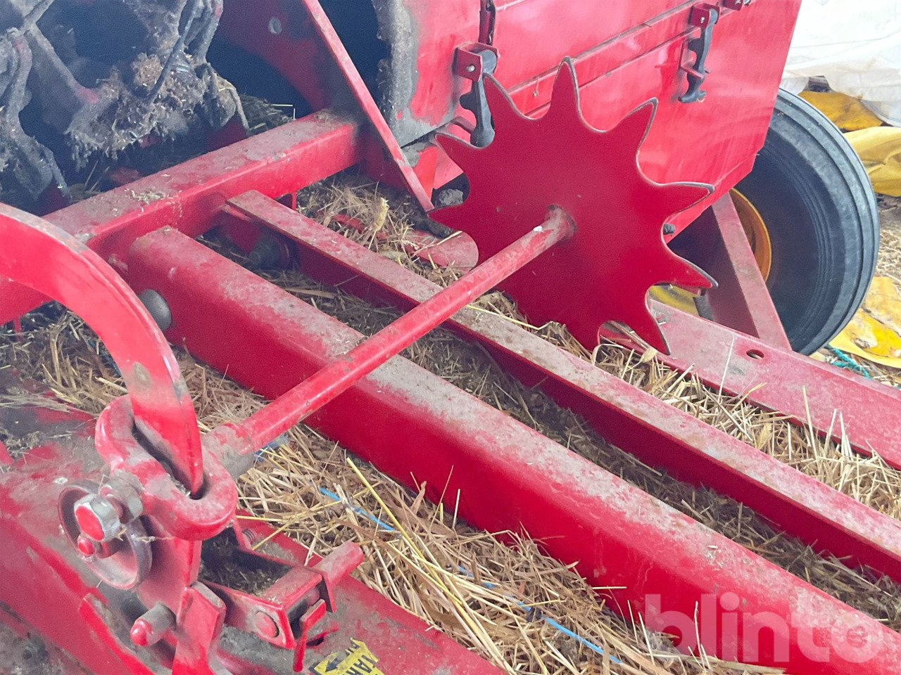 Пресс-подборщик тюковый New Holland 377: фото 18 Пресс-подборщик тюковый New Holland 377: фото 18