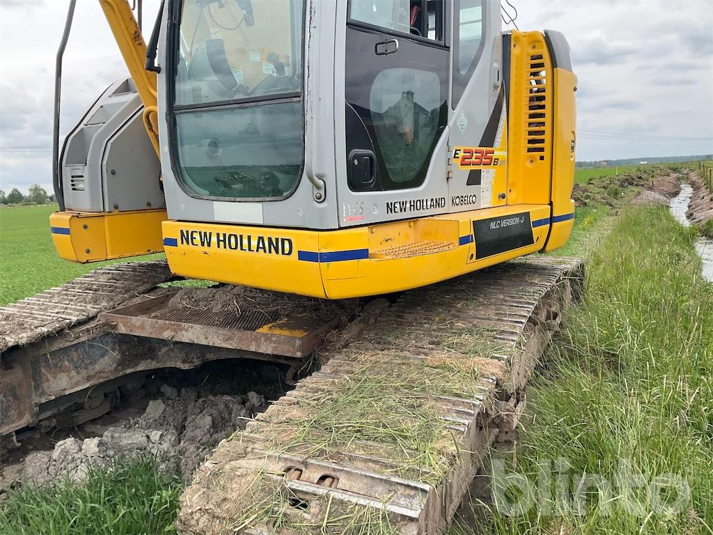 Гусеничный экскаватор New Holland kobelco E235 B se: фото 16