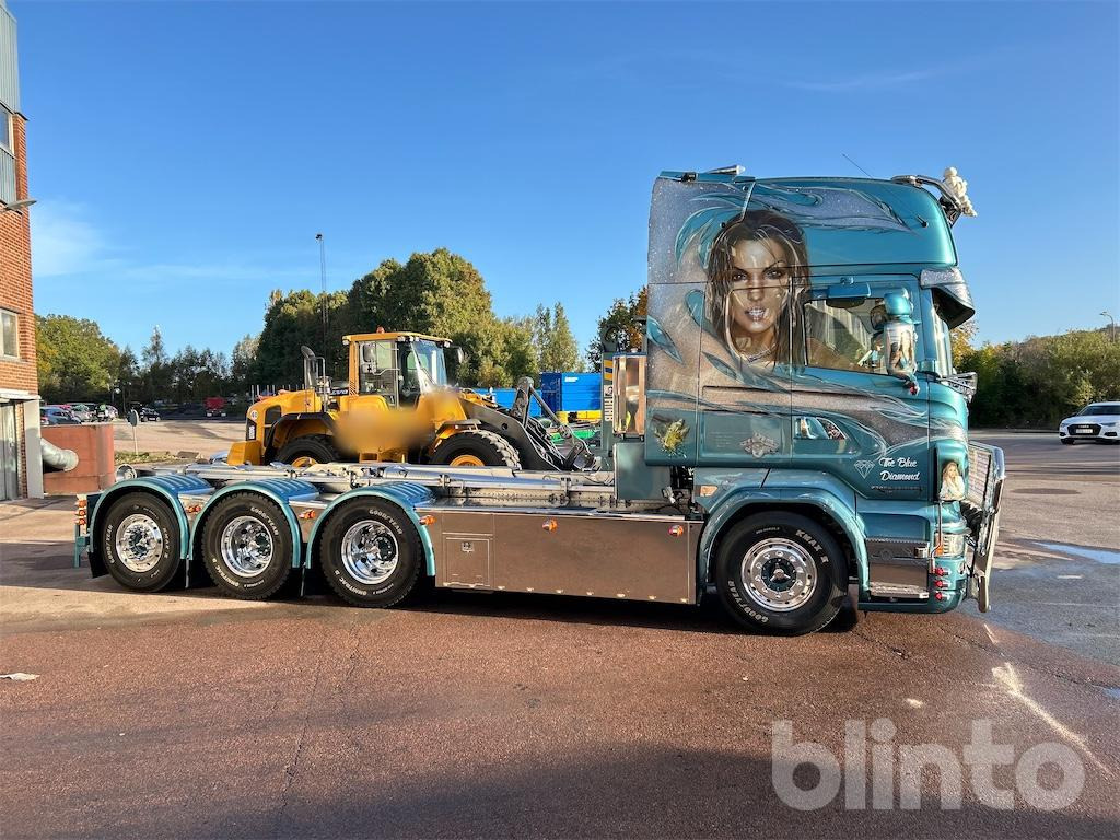 SCANIA R560LB 8X4 med HIAB 24T krok - Крюковой мультилифт: фото 2 SCANIA R560LB 8X4 med HIAB 24T krok - Крюковой мультилифт: фото 2