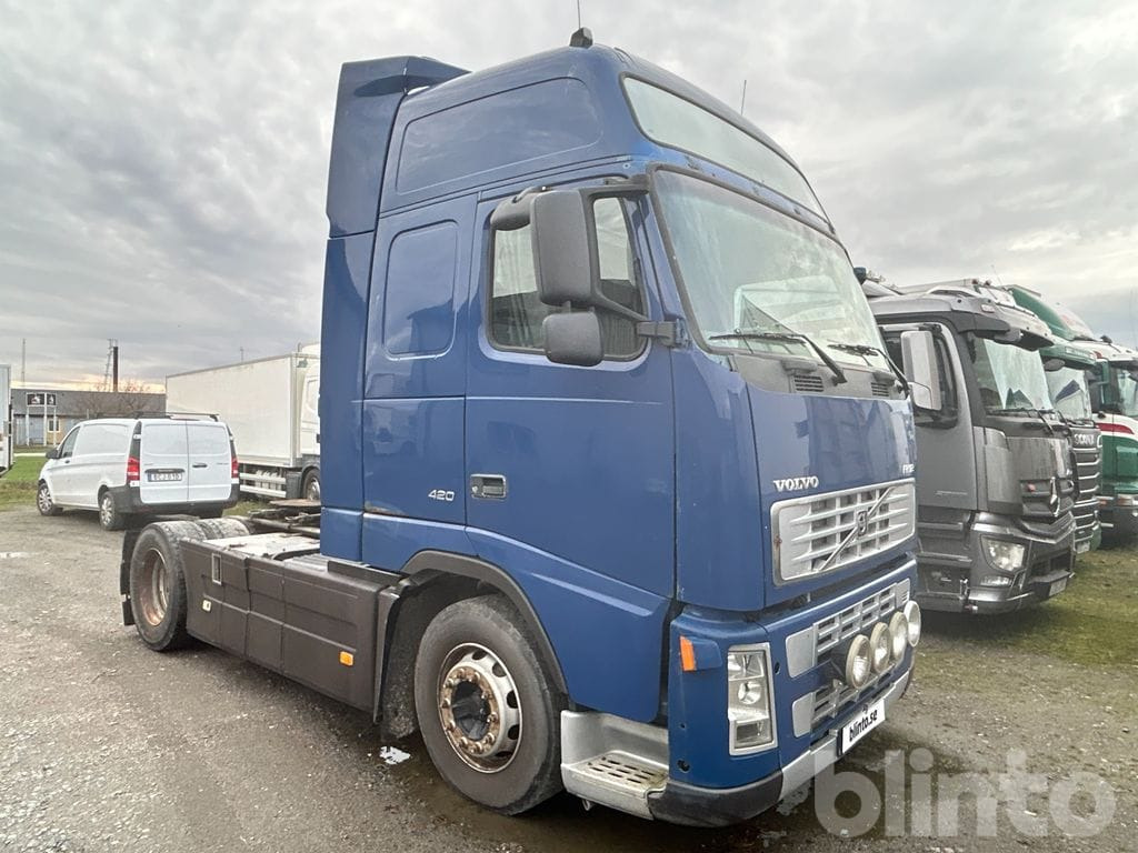 VOLVO - Тягач: фото 2 VOLVO - Тягач: фото 2