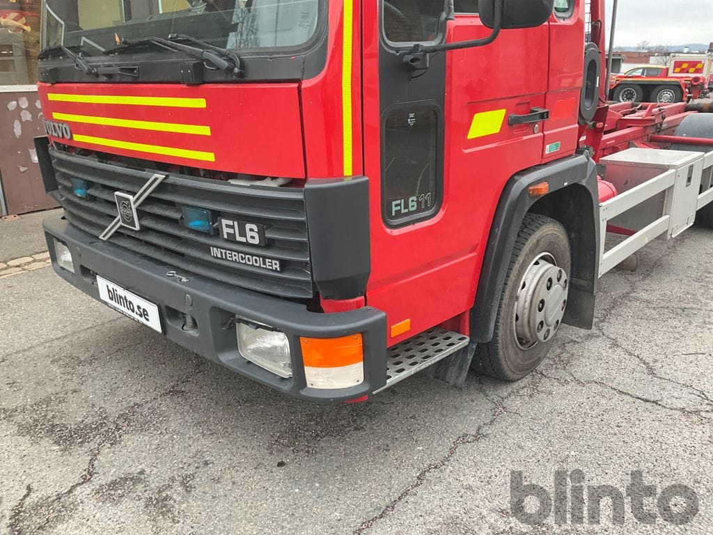 VOLVO FL 611 4X2 - Крюковой мультилифт: фото 5 VOLVO FL 611 4X2 - Крюковой мультилифт: фото 5