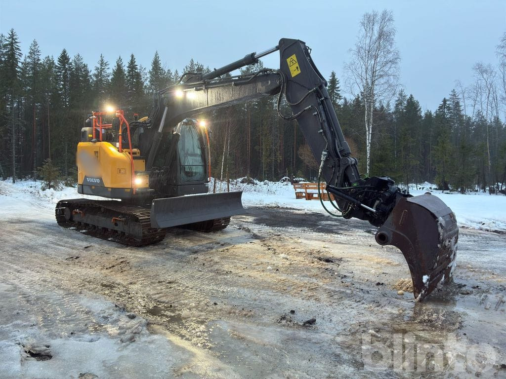 Volvo ECR145EL - Гусеничный экскаватор: фото 3 Volvo ECR145EL - Гусеничный экскаватор: фото 3
