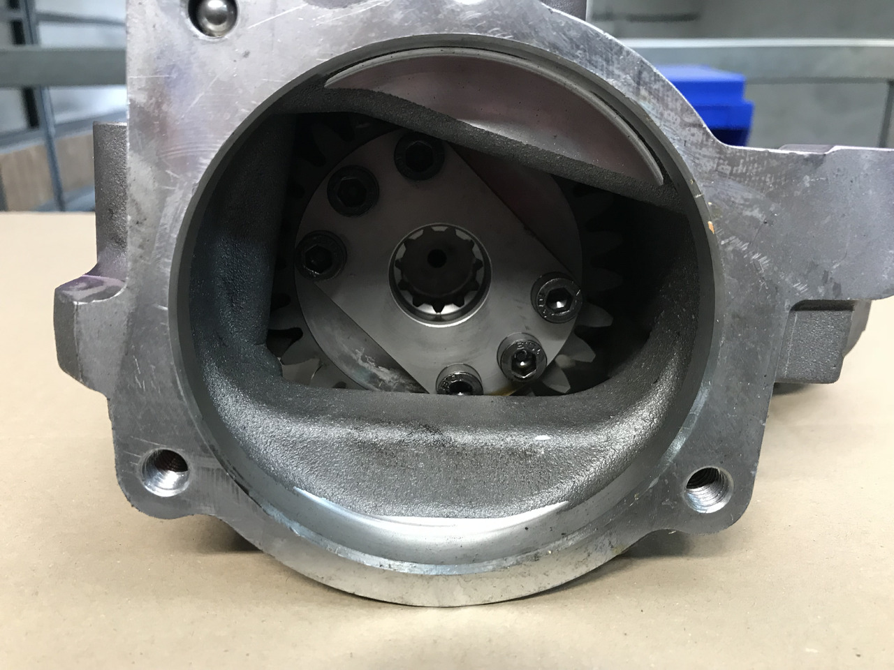 CARCASSA RIDUTTORE ASSEMBLAGGIO POMPA CARBURANTE ALTA PRESSIONE MAN 51385075020 - Подготовка топлива для Грузовиков: фото 4 CARCASSA RIDUTTORE ASSEMBLAGGIO POMPA CARBURANTE ALTA PRESSIONE MAN 51385075020 - Подготовка топлива для Грузовиков: фото 4