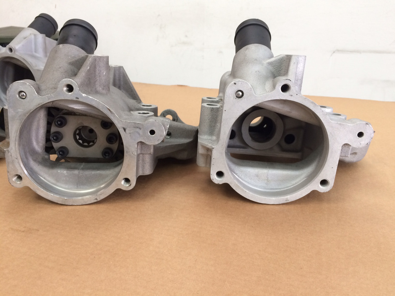 CARCASSA RIDUTTORE PER POMPA CARBURANTE ALTA PRESSIONE - MOTORI MAN D2066 / D2676 - Подготовка топлива для Грузовиков: фото 4 CARCASSA RIDUTTORE PER POMPA CARBURANTE ALTA PRESSIONE - MOTORI MAN D2066 / D2676 - Подготовка топлива для Грузовиков: фото 4