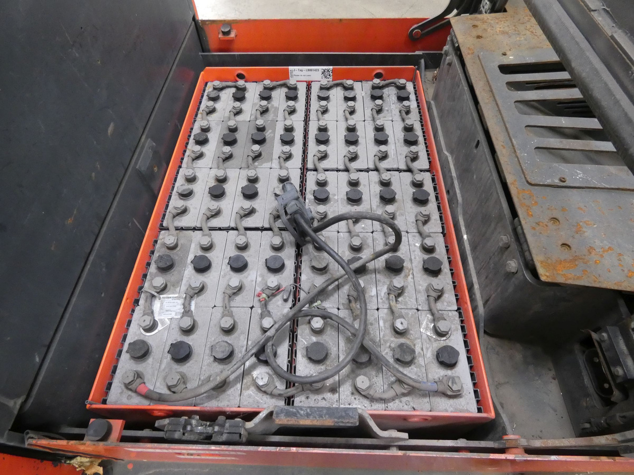 Linde P250 - Складской тягач: фото 4 Linde P250 - Складской тягач: фото 4