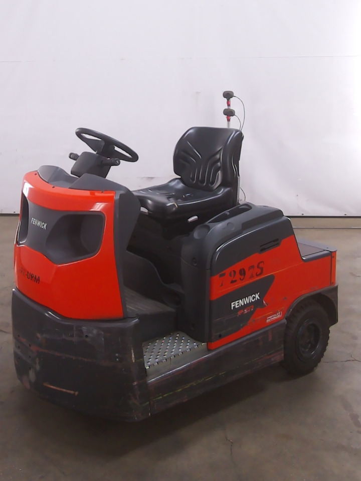 Linde P60 - Складской тягач: фото 1 Linde P60 - Складской тягач: фото 1