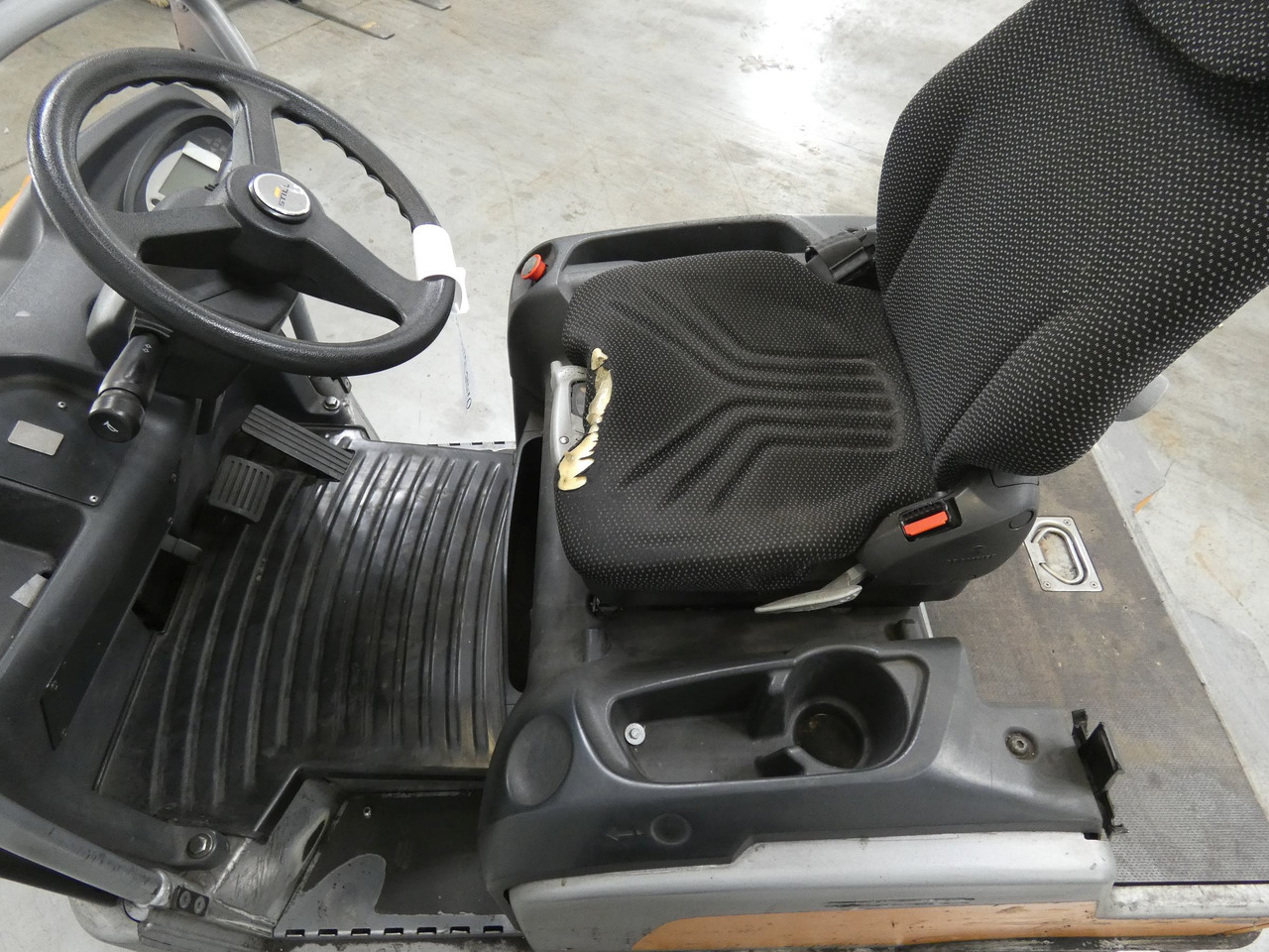 Still LTX70 - Складской тягач: фото 3 Still LTX70 - Складской тягач: фото 3