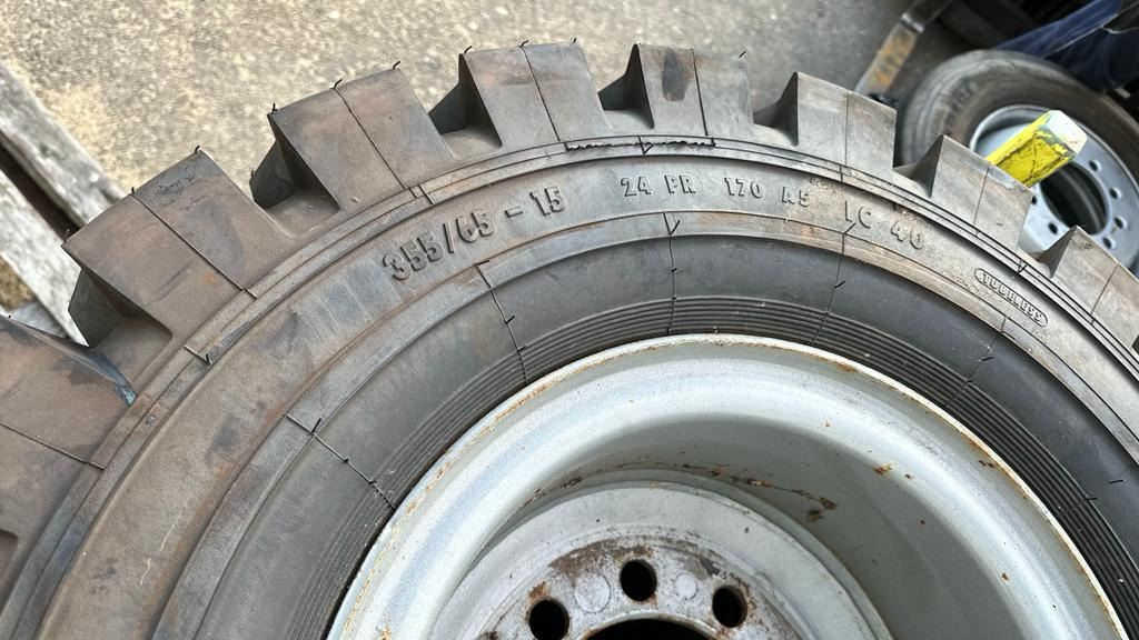 CONTINENTAL CSE ROBUST 355/65 15 - Шины и диски для Грузовиков: фото 2 CONTINENTAL CSE ROBUST 355/65 15 - Шины и диски для Грузовиков: фото 2