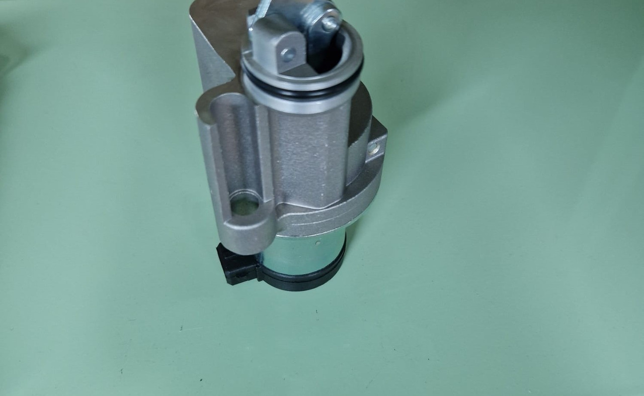DEUTZ Bobina de oprire 12 V Deutz 4513018 - Запчасти для Строительной техники: фото 4 DEUTZ Bobina de oprire 12 V Deutz 4513018 - Запчасти для Строительной техники: фото 4