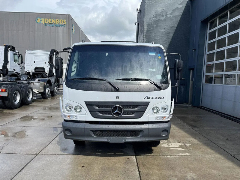 Новый Мусоровоз Mercedes-Benz Accelo 815 4x2 Garbage Compactor (2 units) Accelo 815 4x2 Garbage Compactor (2 units): фото 9