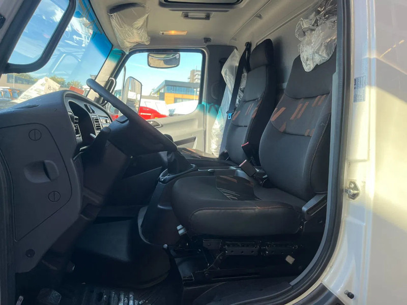 Новый Грузовик с закрытым кузовом Mercedes-Benz Accelo 915 4x2 Closed Cargo Truck: фото 16