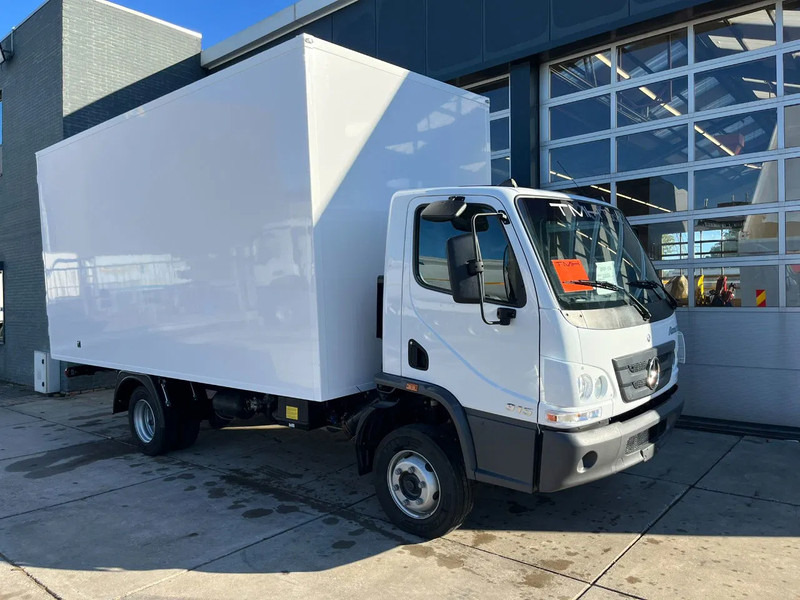 Новый Грузовик с закрытым кузовом Mercedes-Benz Accelo 915 4x2 Closed Cargo Truck: фото 8