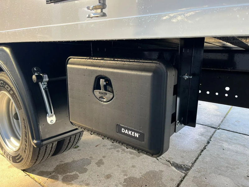 Новый Грузовик с закрытым кузовом Mercedes-Benz Accelo 915 4x2 Closed Cargo Truck: фото 13