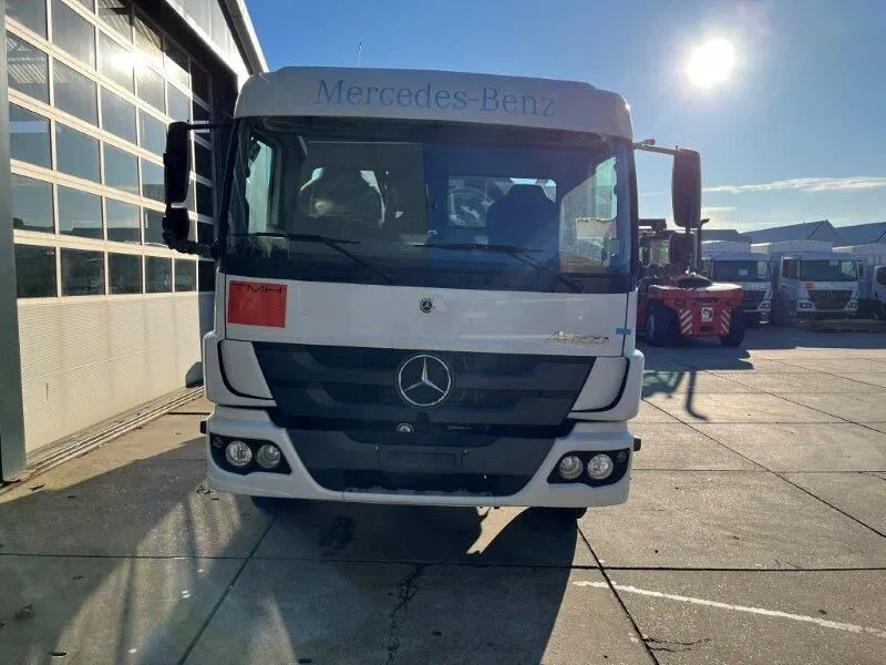 Mercedes-Benz Atego 1418 4x2 Fuel Tank Truck - Грузовик-цистерна: фото 3 Mercedes-Benz Atego 1418 4x2 Fuel Tank Truck - Грузовик-цистерна: фото 3