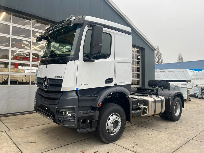 Mercedes-Benz Actros 2045 S 4x2 Tractor Head - Тягач: фото 1 Mercedes-Benz Actros 2045 S 4x2 Tractor Head - Тягач: фото 1