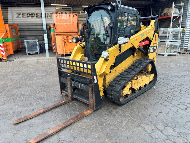 Cat 259D - Мини-погрузчик с бортовым поворотом: фото 2 Cat 259D - Мини-погрузчик с бортовым поворотом: фото 2