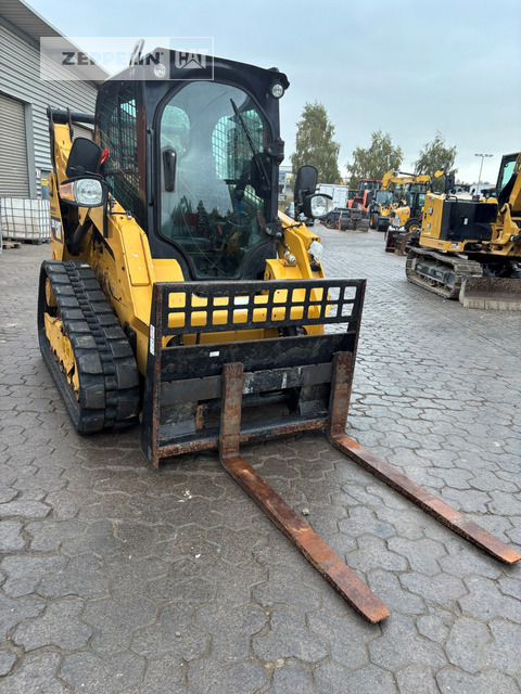 Cat 259D - Мини-погрузчик с бортовым поворотом: фото 1 Cat 259D - Мини-погрузчик с бортовым поворотом: фото 1