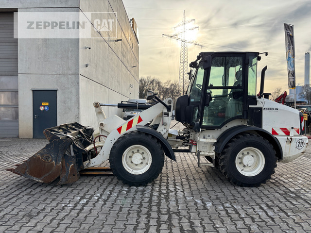 Cat 908M - Колёсный погрузчик: фото 3 Cat 908M - Колёсный погрузчик: фото 3