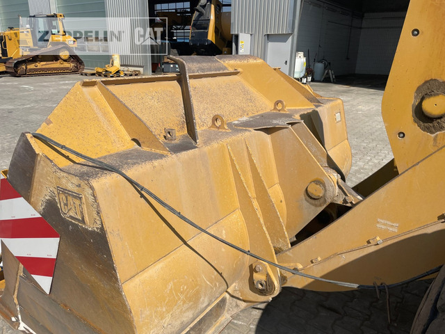 Колёсный погрузчик Cat 950M: фото 12