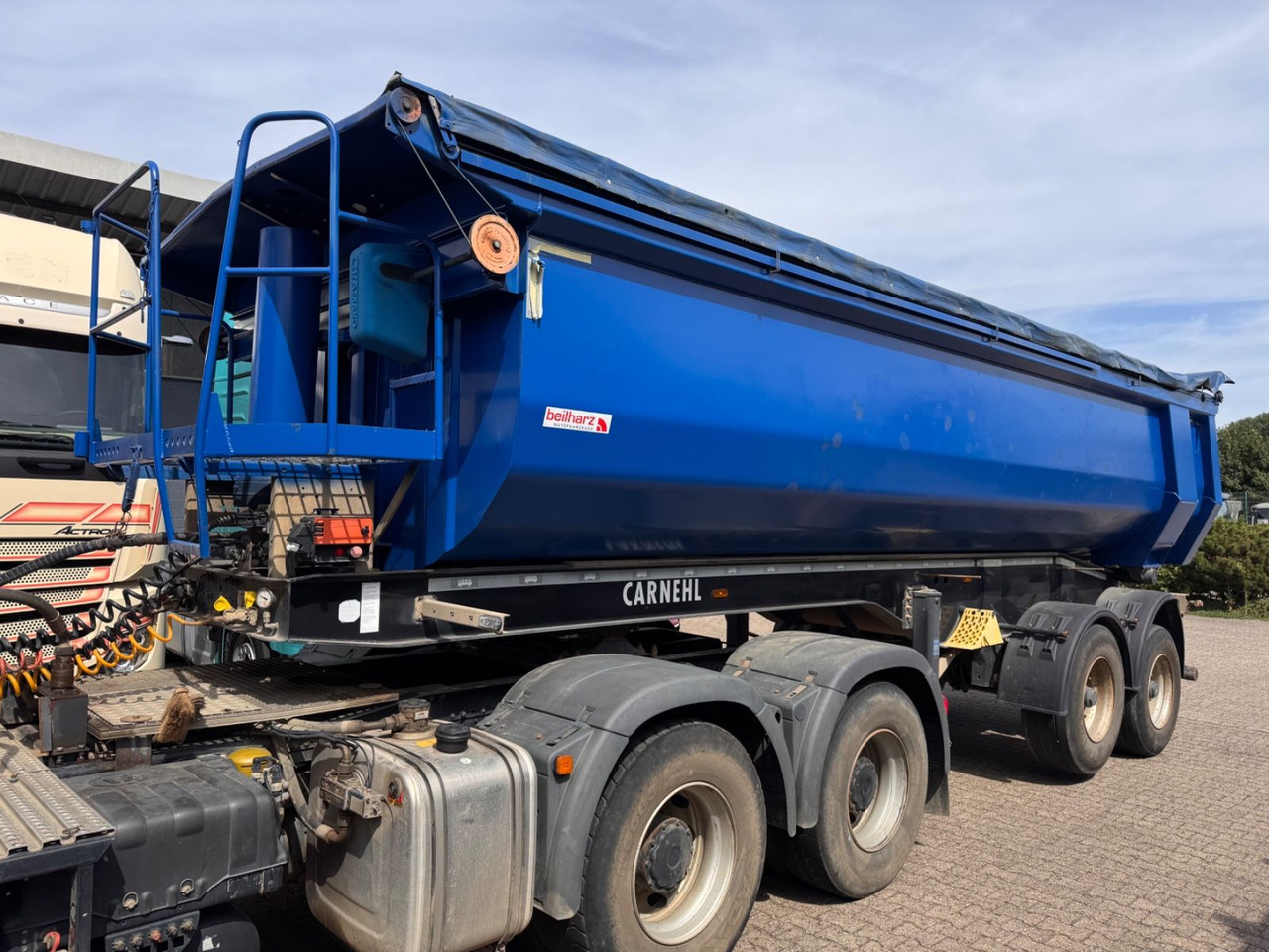 Carnehl CHKS / HH 2-Achs Kipper CRAMRO Verdeck el. - Самосвальный полуприцеп: фото 4 Carnehl CHKS / HH 2-Achs Kipper CRAMRO Verdeck el. - Самосвальный полуприцеп: фото 4