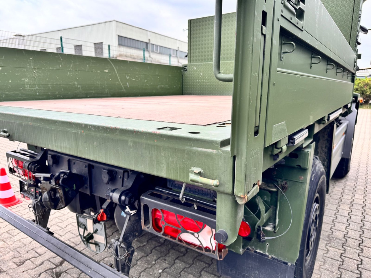 Mercedes-Benz 1018 Atego 4x4 Allrad Camper - Малотоннажный бортовой грузовик: фото 5 Mercedes-Benz 1018 Atego 4x4 Allrad Camper - Малотоннажный бортовой грузовик: фото 5