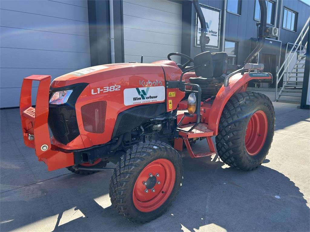 Kubota L1-382 (5283) - Коммунальный трактор: фото 2 Kubota L1-382 (5283) - Коммунальный трактор: фото 2