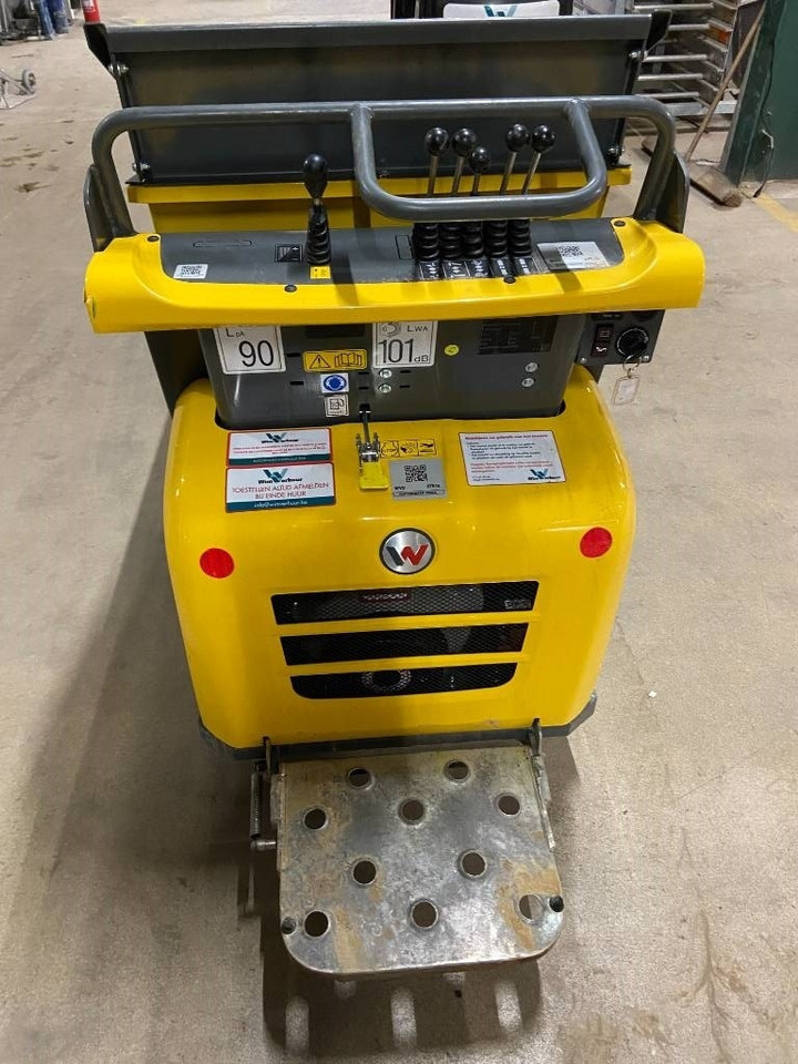 Wacker Neuson DT 08 - Мини-самосвал: фото 4 Wacker Neuson DT 08 - Мини-самосвал: фото 4