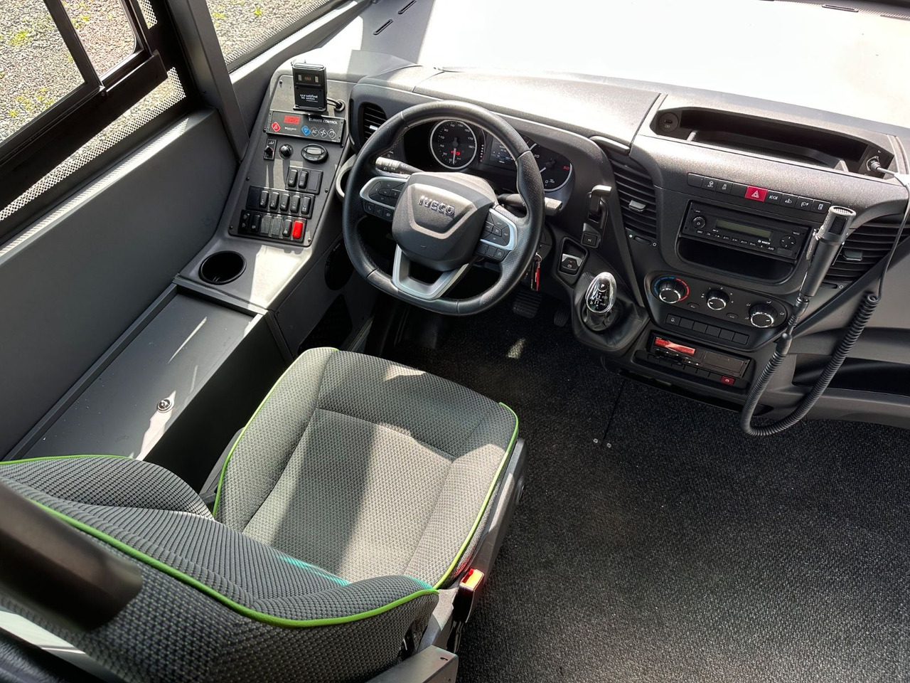 Iveco Rapido 70C18 (wenig Km*7.2t*33 Sitze) Rosero - Микроавтобус, Пассажирский фургон: фото 3 Iveco Rapido 70C18 (wenig Km*7.2t*33 Sitze) Rosero - Микроавтобус, Пассажирский фургон: фото 3