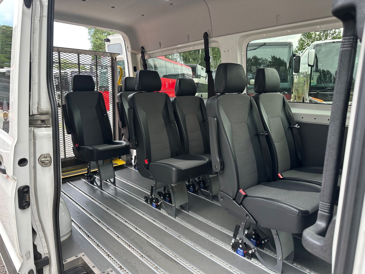 Пассажирский фургон Volkswagen Crafter (PDC*StandHz.*Behinderten gerecht): фото 7 Пассажирский фургон Volkswagen Crafter (PDC*StandHz.*Behinderten gerecht): фото 7