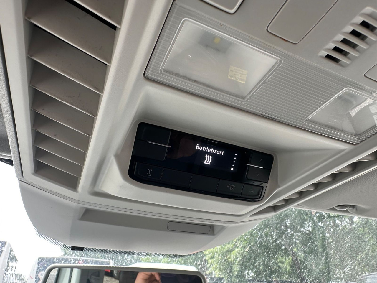 Пассажирский фургон Volkswagen Crafter (PDC*StandHz.*Behinderten gerecht): фото 17 Пассажирский фургон Volkswagen Crafter (PDC*StandHz.*Behinderten gerecht): фото 17